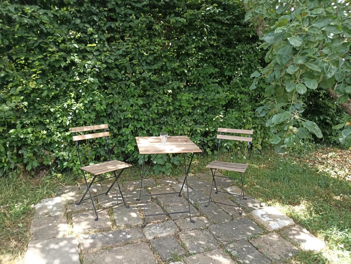 L'Echappee Au Jardin, Yourte Bucolique Godinne Екстер'єр фото