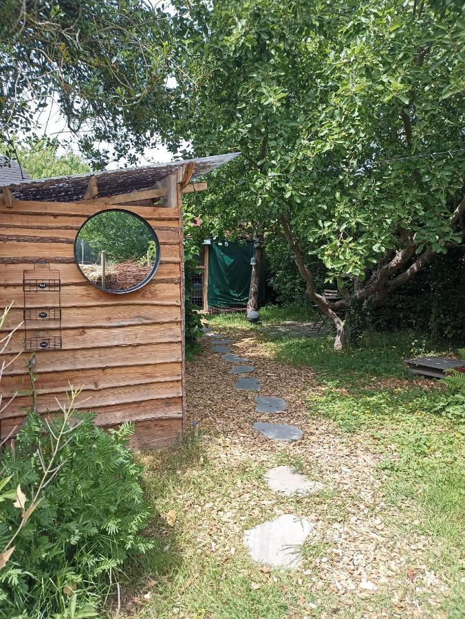 L'Echappee Au Jardin, Yourte Bucolique Godinne Екстер'єр фото